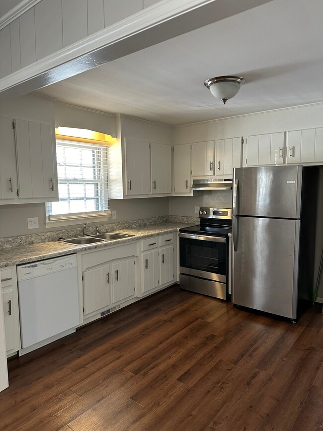 Photo - 604 Tryon St