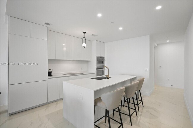 Photo - 700 NE 24th St Unit 3905