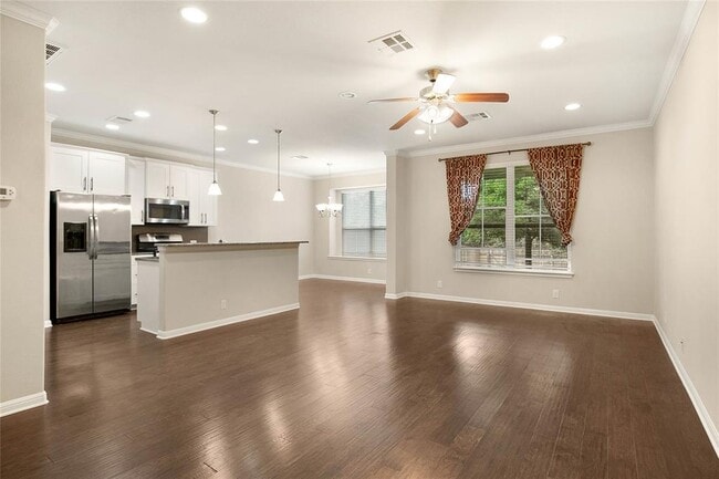 Building Photo - 13400 Briarwick Dr