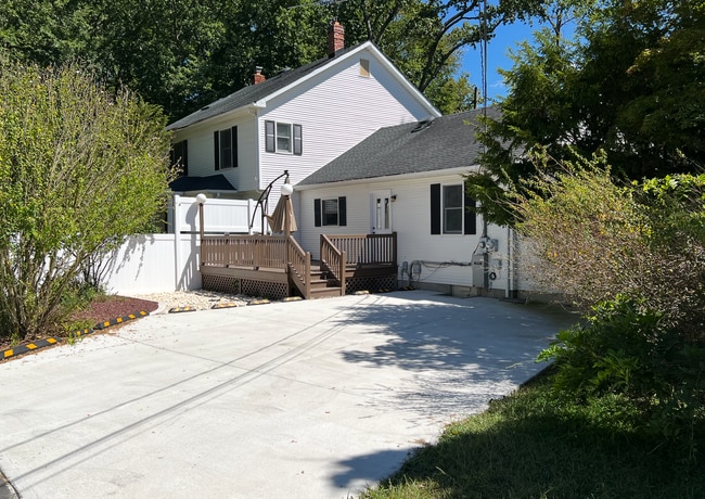 Building Photo - 208 Pease Rd Rental