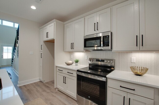 100 Grace Rdg Wy
