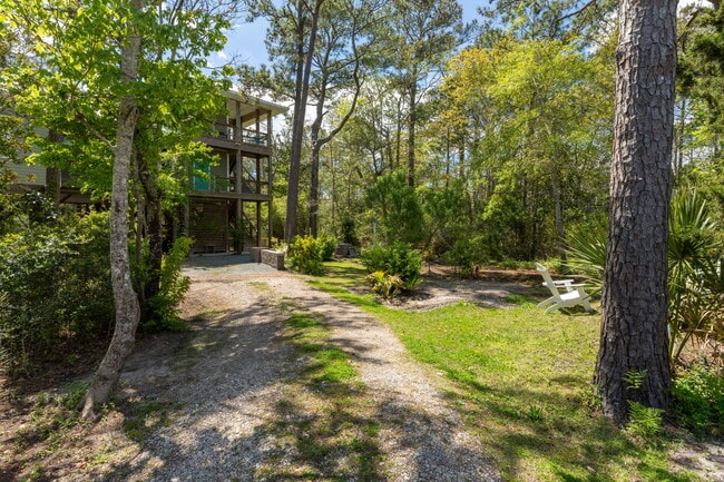 Photo - 211 Lewis Dr