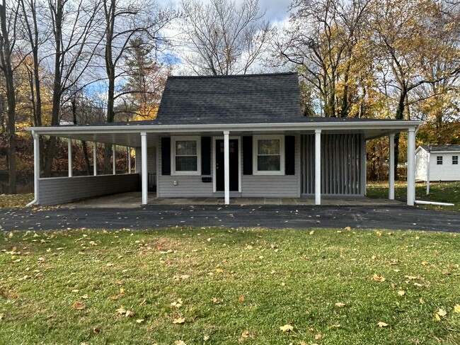 Front view of house - 5404 Oak Ave House