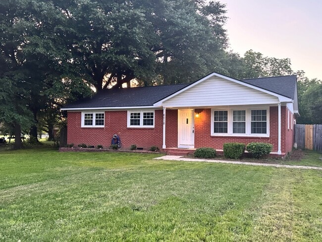 Building Photo - 4018 Dellwood Dr Rental