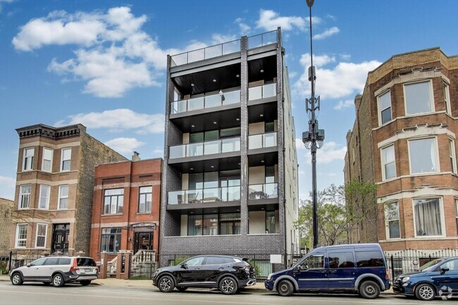 Building Photo - 2547 W Augusta Blvd Unit 3 Rental