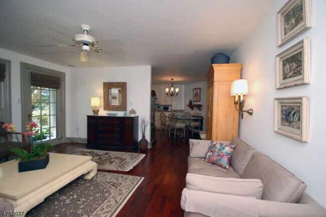 Photo - 7 Evans Farm Rd