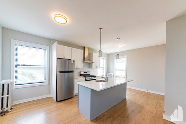 Building Photo - 3920 N Keeler Ave Unit 1E