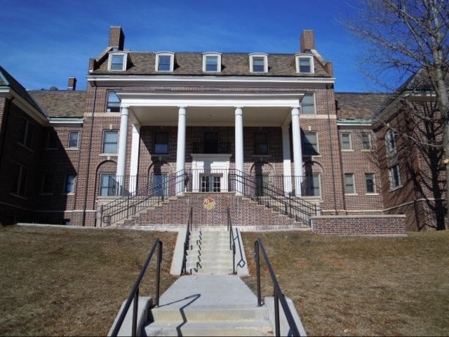 Hawthorn Hill Apartments - Hawthorn Hill Apartments