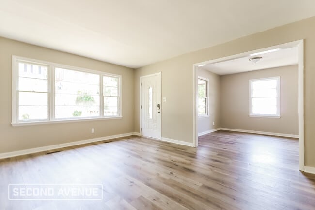 Photo - 1924 Portage Ave