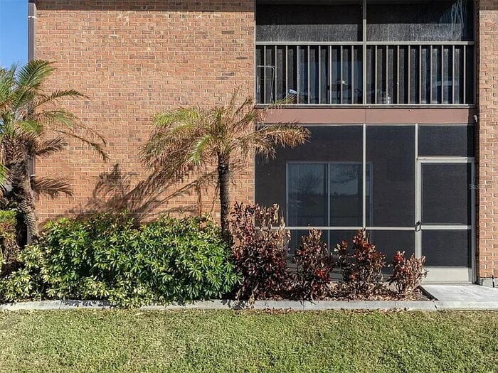 Ground floor 2/1 condo with screened lanai, minutes to Venice Beach - Ground floor 2/1 condo with screened lanai, minutes to Venice Beach Unit Apartment 119