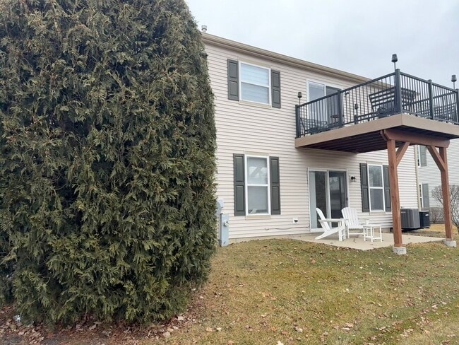 Photo - 111 W Chatham Ln