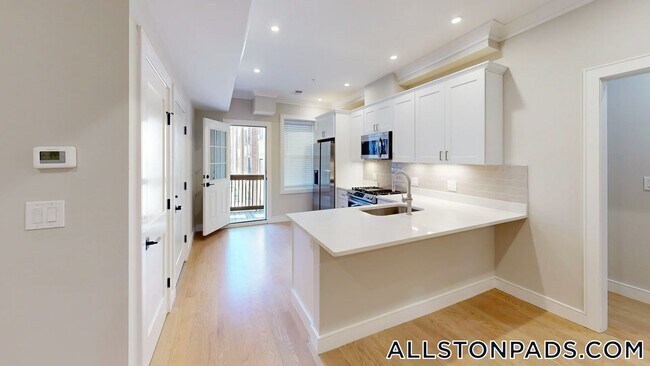 Building Photo - 161 Allston St