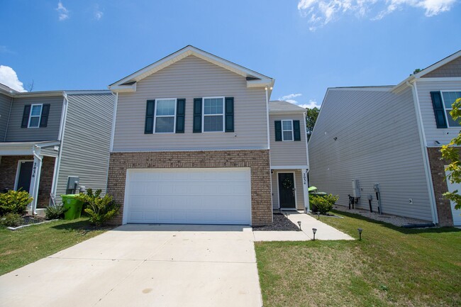 Photo - Stylish & Spacious Pet-Friendly Home in Bowden Village – 2034 Eldridge Rd, Columbia, SC 29209