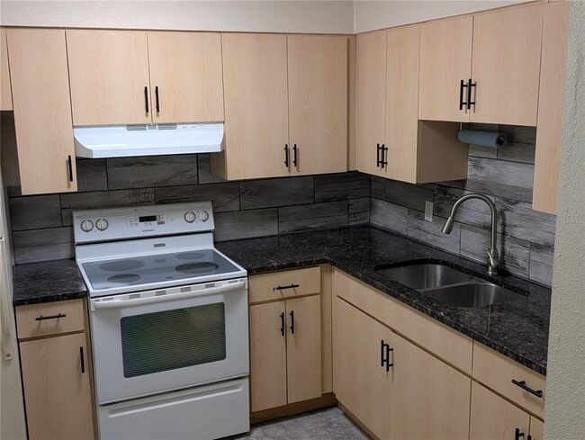 Photo - 4512 E 10th Ave