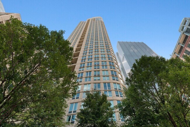Building Photo - 345 N LaSalle St Unit 1505 Rental