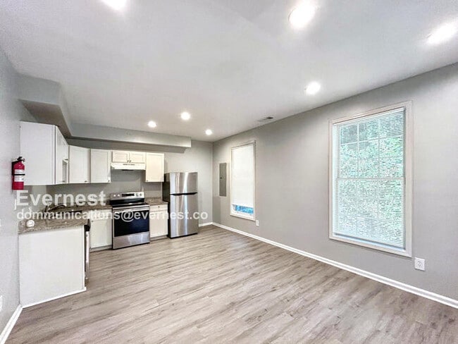 Photo - 2175 Fairburn Rd SW House