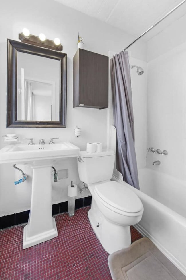 181 W 4th St Unit SI ID1302124P