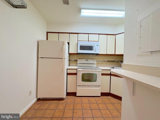 Photo - 1020 N Stafford St Unit 306