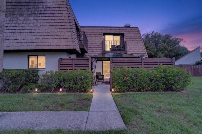 Building Photo - 15317 W Pond Woods Dr Unit 103