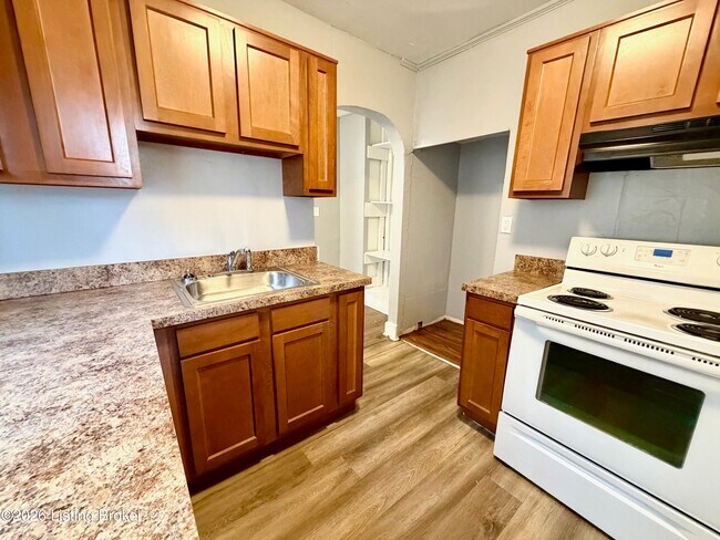 Photo - 666 Lindell Ave Unit 1