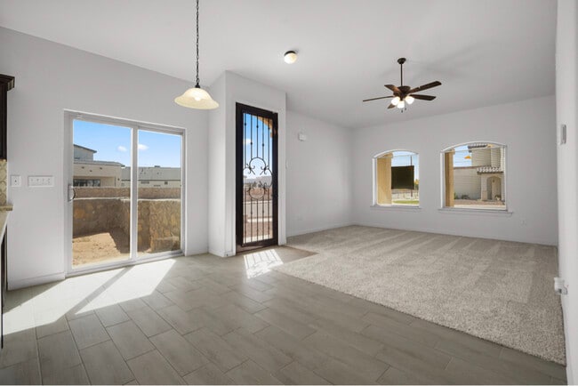 Photo - 912 Clapham St