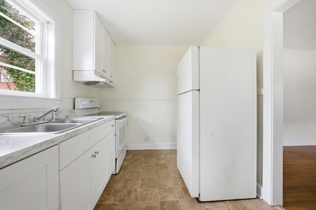 Photo - 212 S Armistead Ave