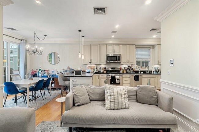 Photo - 192 W Sixth St Condo Unit 2