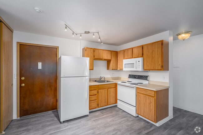 1BR, 1BA - 425SF - Kitchen - Capitol House Apartments