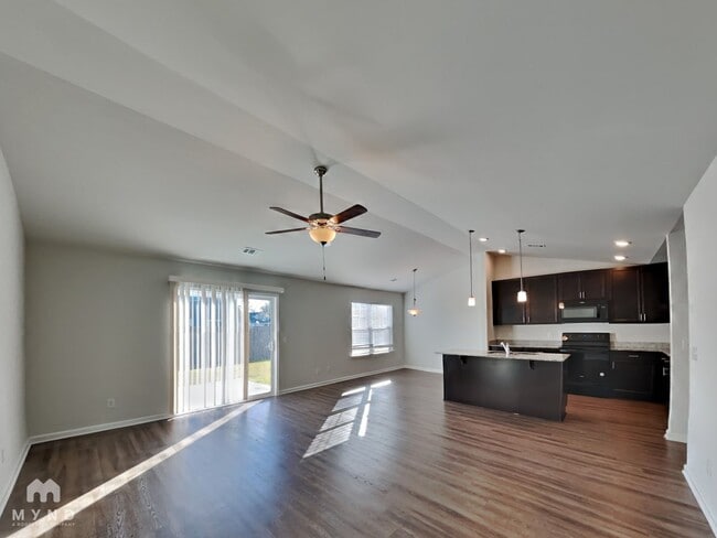 121 Dasher Dr
