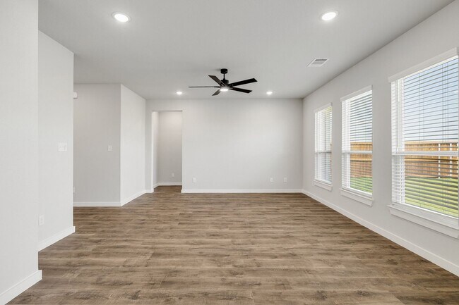 Photo - 4045 Clovis St