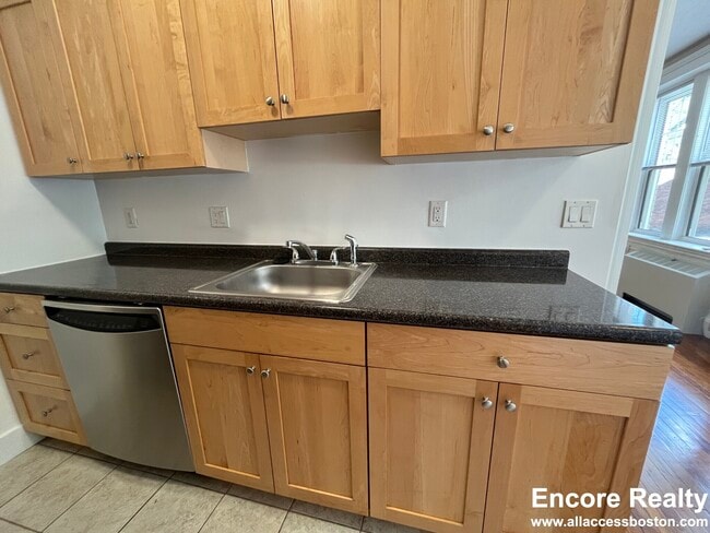 Photo - 15 Langdon St Unit #6