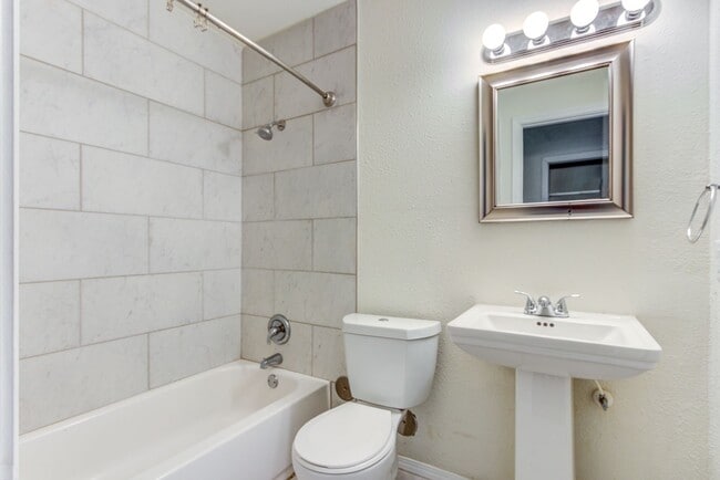 Photo - "The Belle Grove" One Bedroom Apartments (...