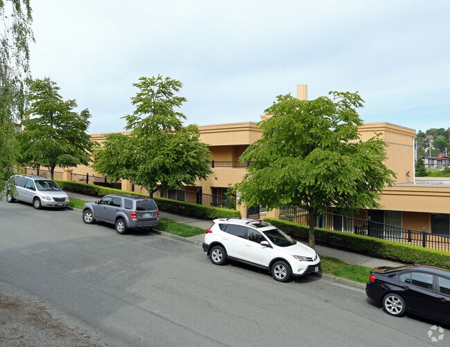 Lyons Gate Apartments - Lyons Gate Apartments