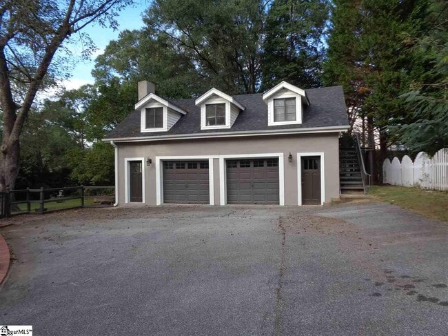 Building Photo - 260 E Greer St Rental
