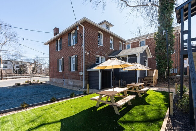 Photo - 175 Madison Ln