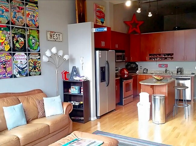 Full kitchen - 1924 N Hubbard St Unit 210