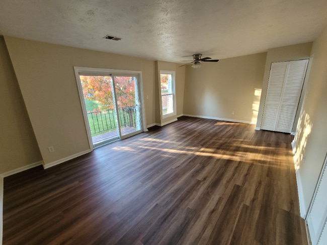 Photo - 1310 Louisville Rd Unidad 40