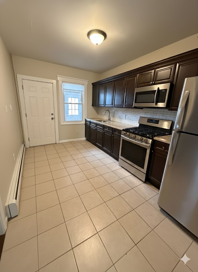 Building Photo - 112-114 Walter Street-114-1 Unit 114-1