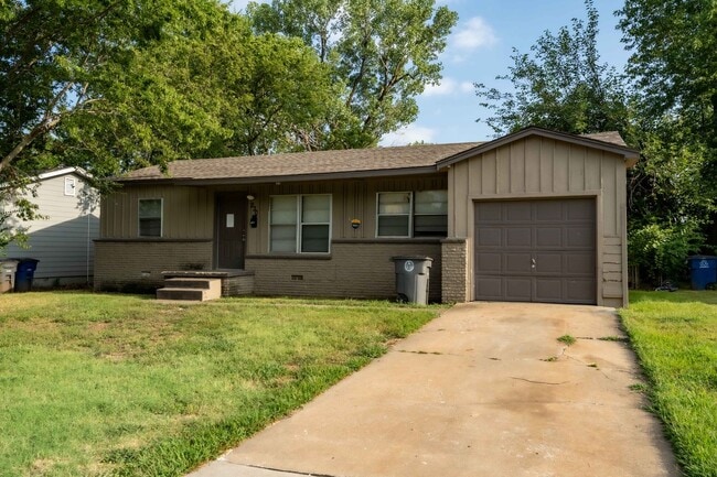 Photo - 3 Bedroom, 1 Bath Home!