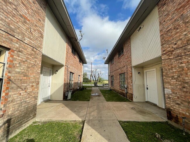 Photo - 712 Sugar Cane Dr