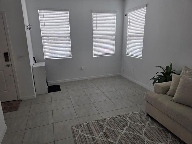 Photo - 3318 Composition St