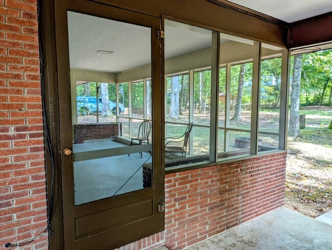 Photo - 102 Piedmont Cir
