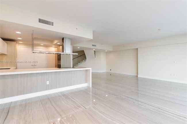 Photo - 17111 Biscayne Blvd