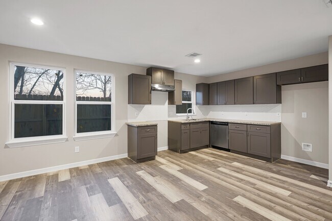 Photo - 1894 Dolly Wright St