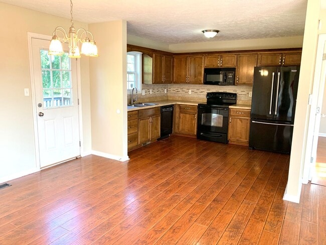 Photo - 3425 Foxrun Ln