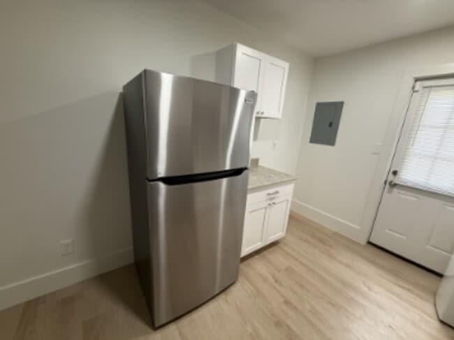 Photo - 934 N Hollywood St