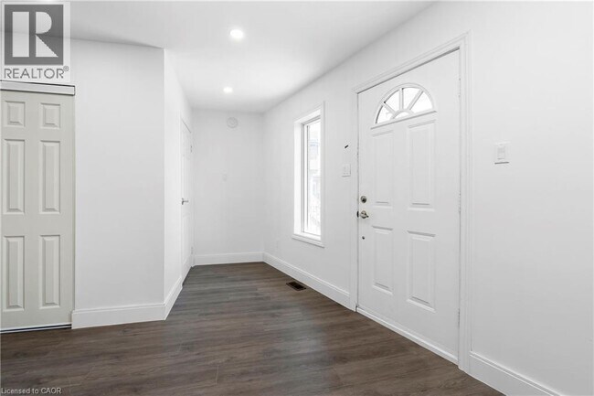 Photo - 1498 Paddington Ct