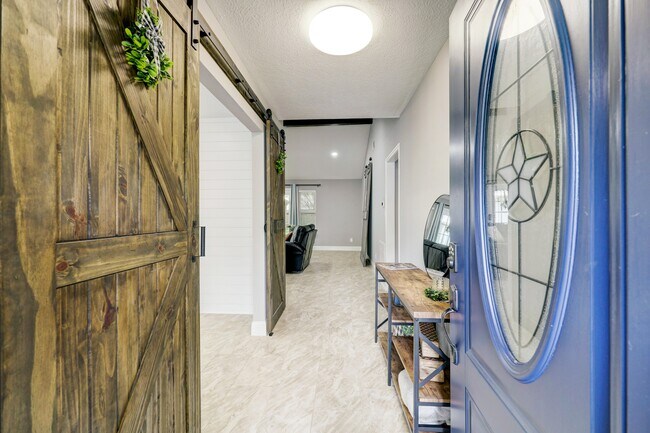 Photo - 10903 Hillcroft St