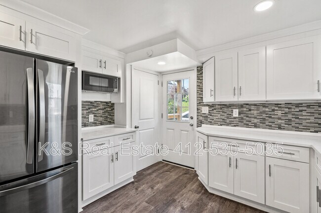 Photo - 1344 Fallowfield Ave