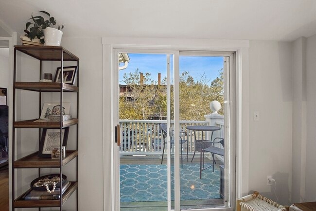 Photo - 266 Essex St Unit 6